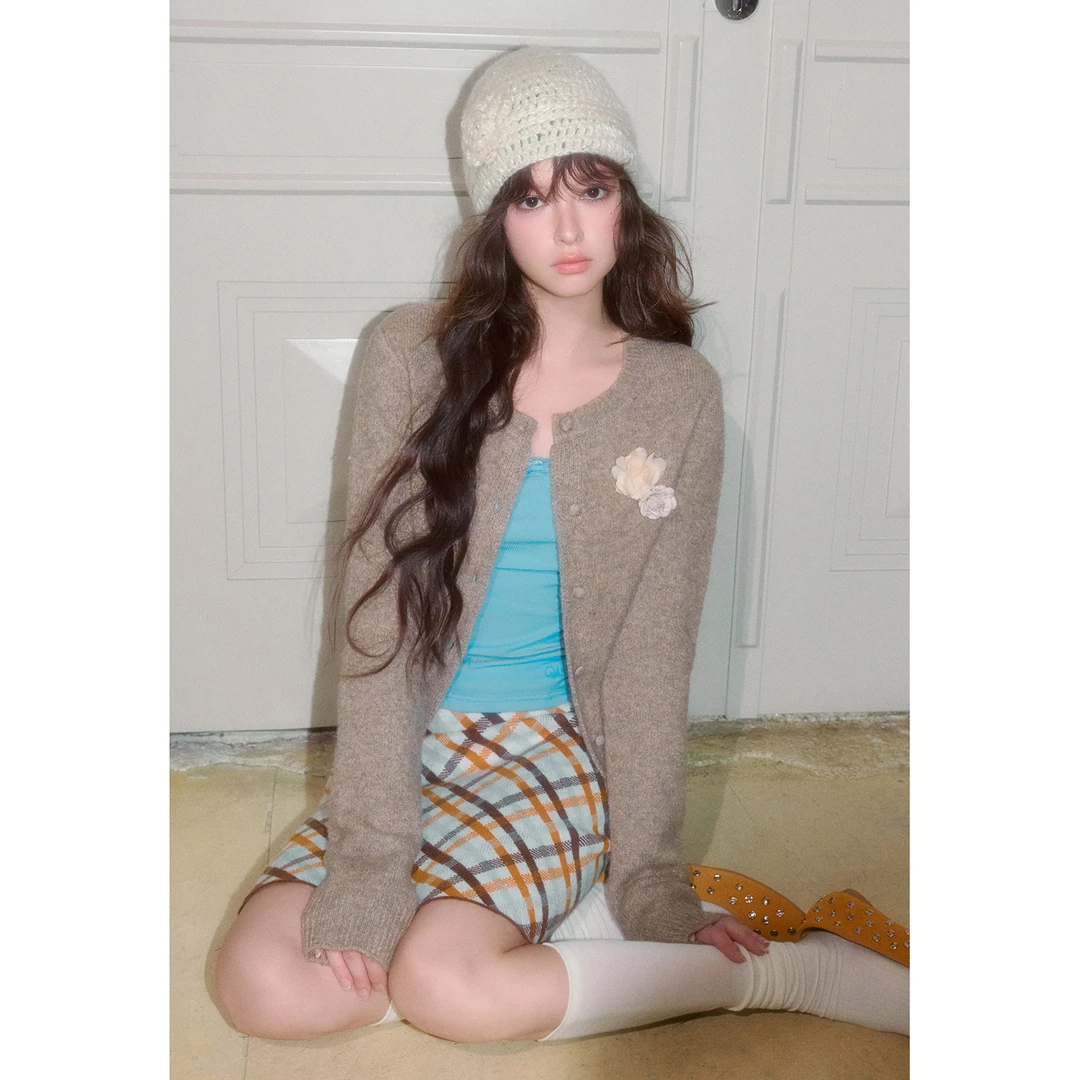 wooha 吾哈2025冬季新款胸花针织开衫毛衣复古上衣女