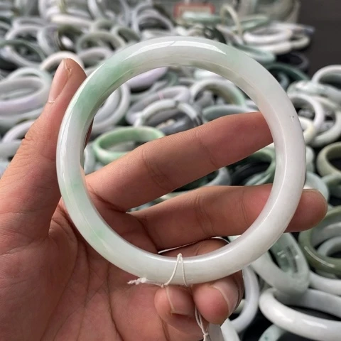 未镶嵌手镯翡翠翡翠手镯