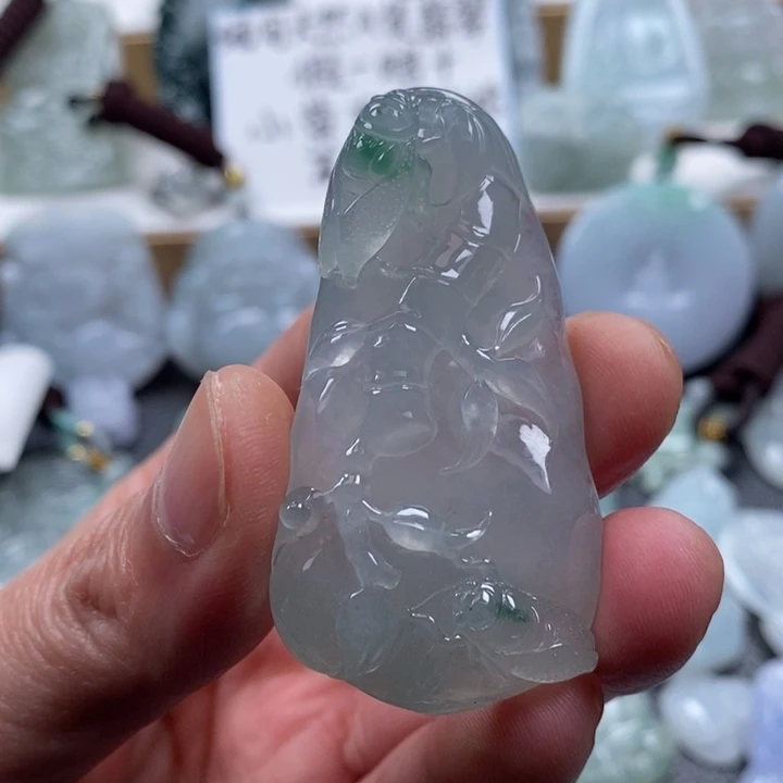 翡翠颈饰未镶嵌蒙****金翡翠