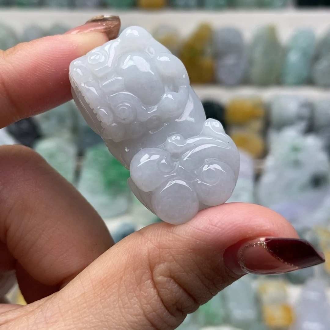 翡翠吊坠(赠链)未镶嵌