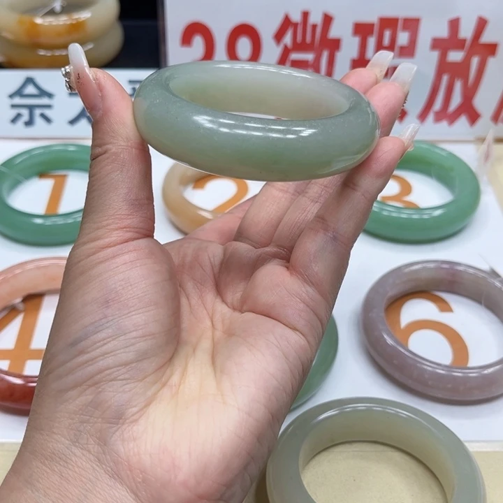未镶嵌手镯石英质玉番****L