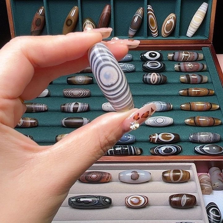 i***s玛瑙/玉髓未镶嵌颈饰