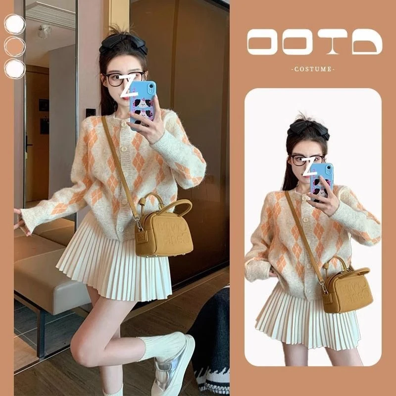 韩系穿搭套装女2025秋冬新款休闲百搭菱格针织衫百褶短裙两件套装