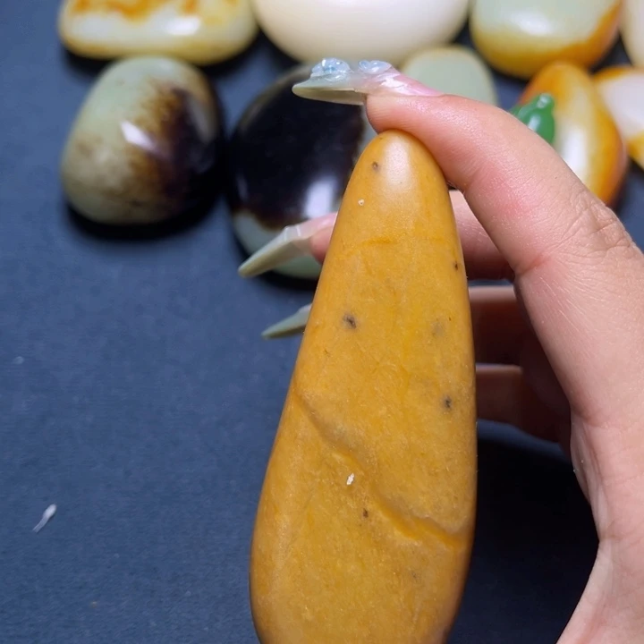 和田玉未镶嵌珠宝奇石