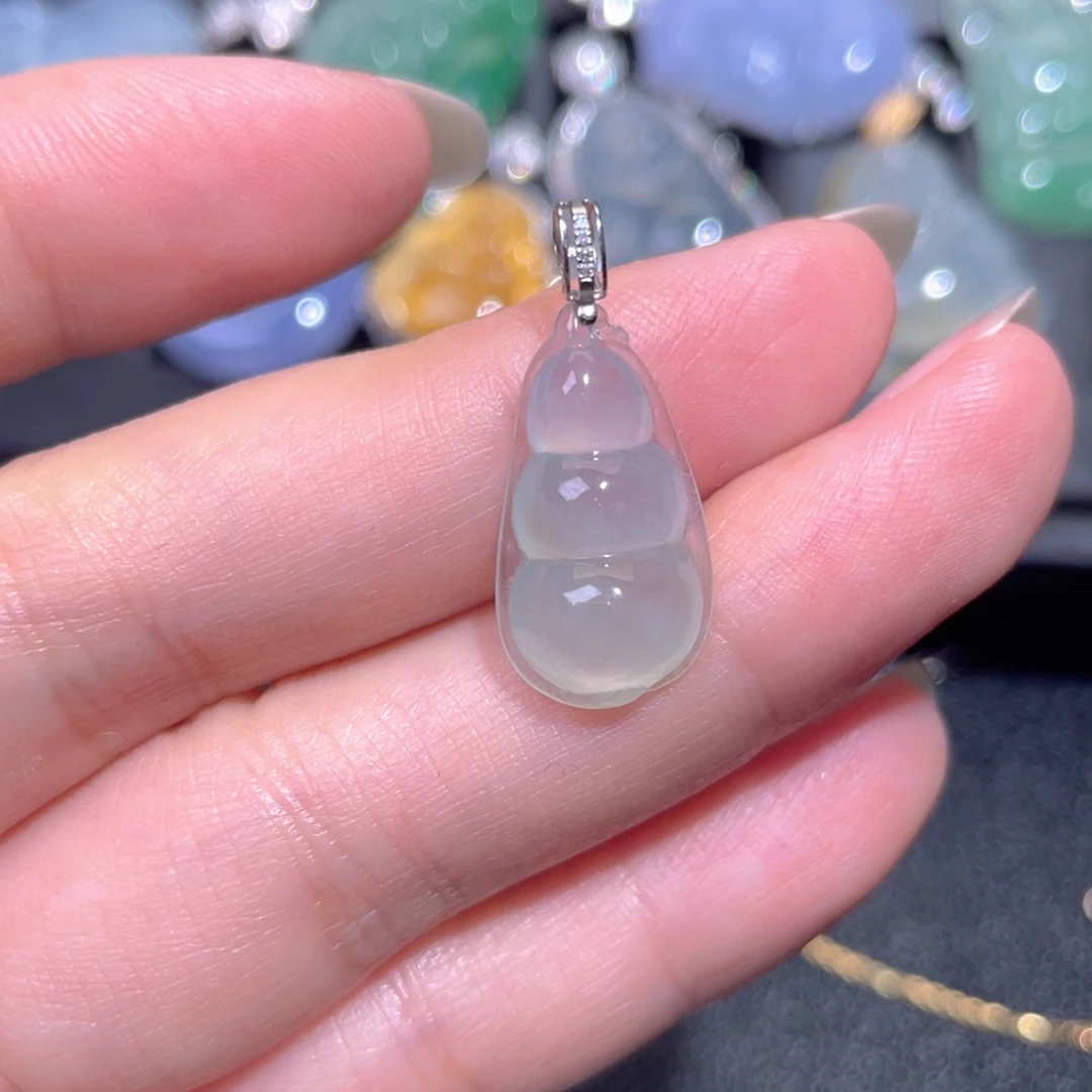 颈饰18K金镶嵌翡翠翡翠