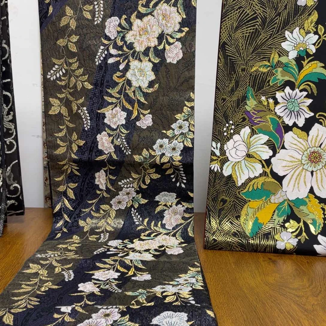 织绣织锦缎，织锦缎