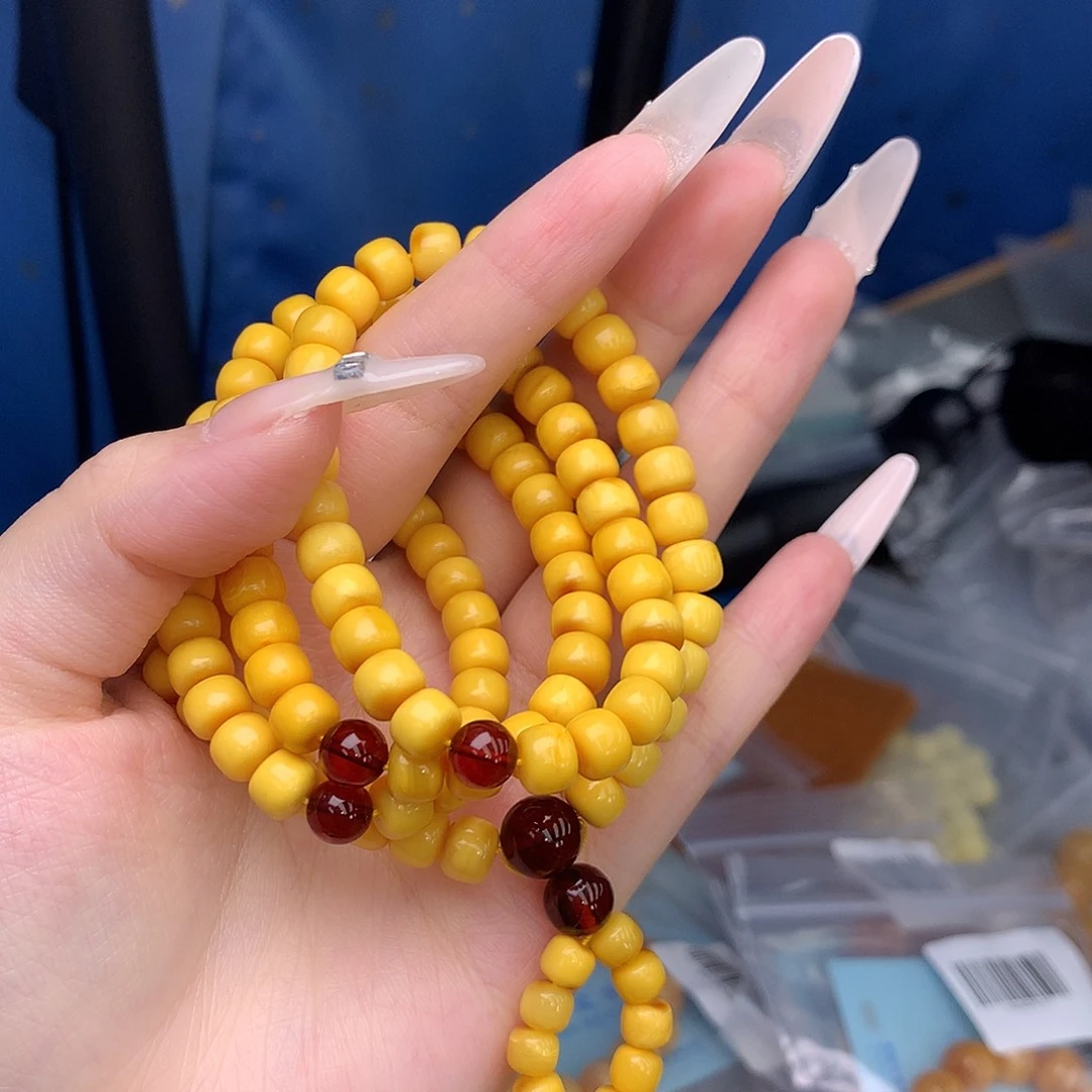 蜜蜡未镶嵌珠宝奇石