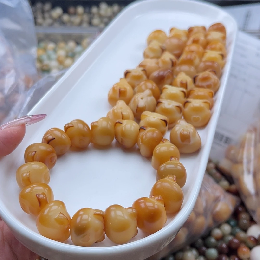 白玉菩提吊坠q17-18mm/15颗熊头