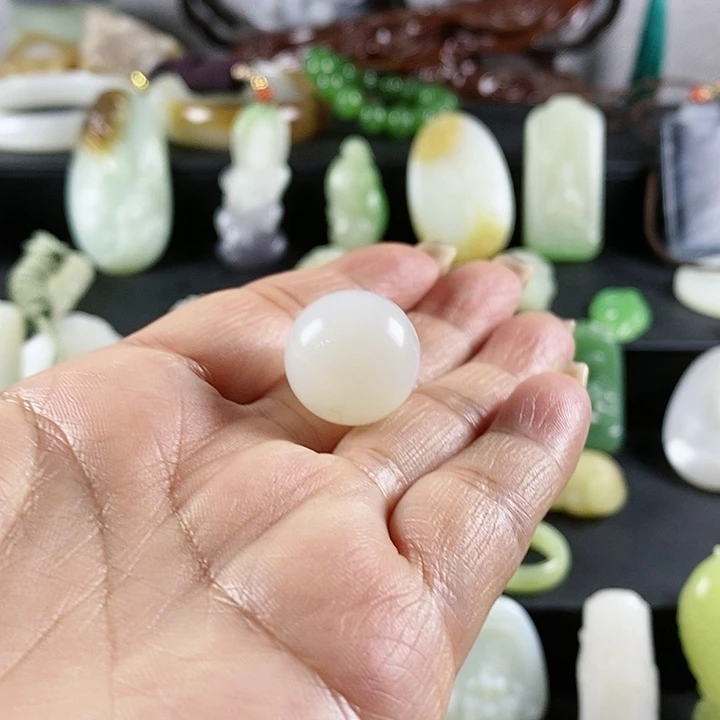 和田玉白玉珠子未镶嵌大*宝