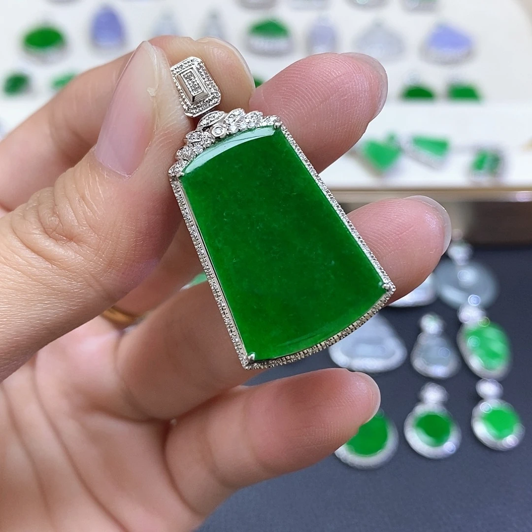 翡翠18K金镶嵌吊坠(不含链)