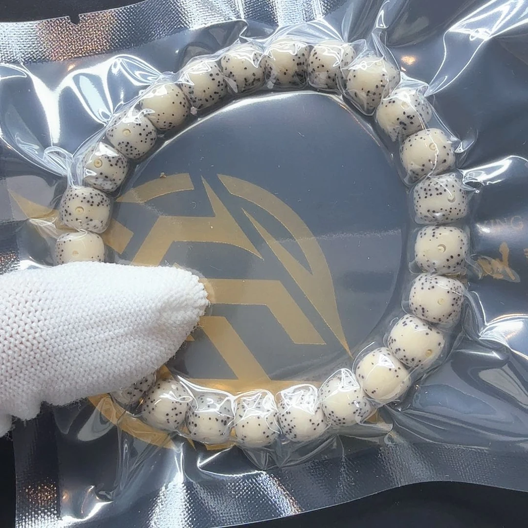 星月菩提吊坠6骨瓷白大眼睛一线天9左右