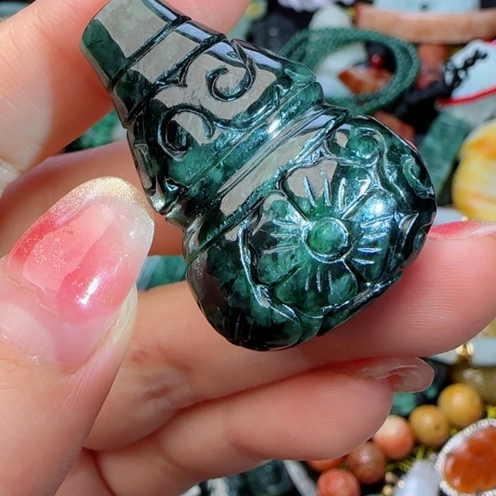 翡翠颈饰未镶嵌天然A货60