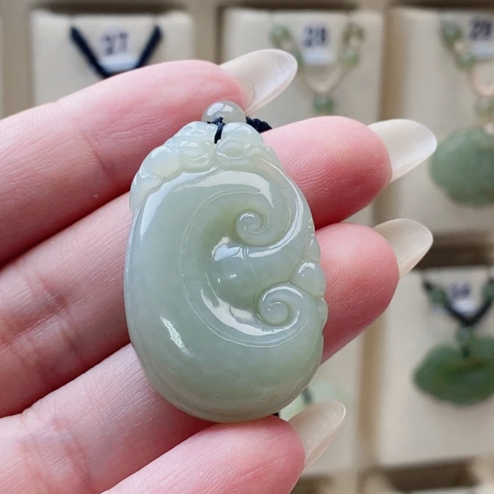 般****和田玉未镶嵌颈饰