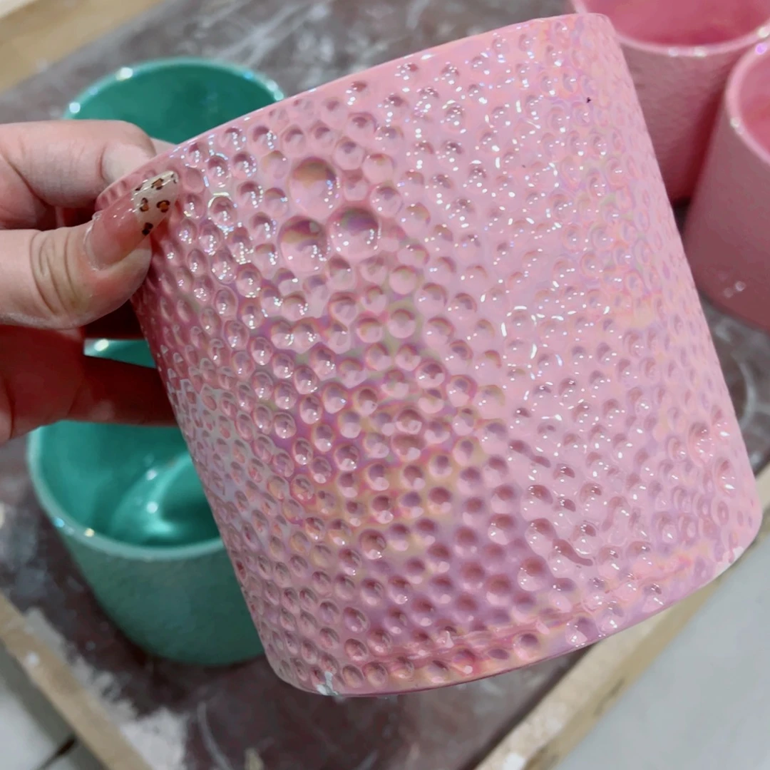 有孔，陶瓷花盆满10米包邮发货。