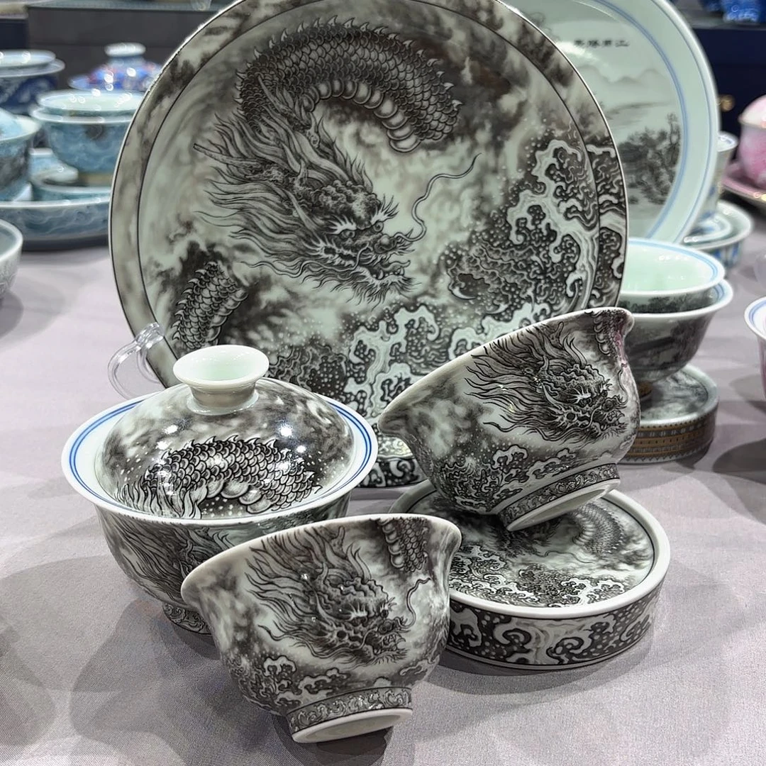 瓷片景德镇瓷器精品陈列