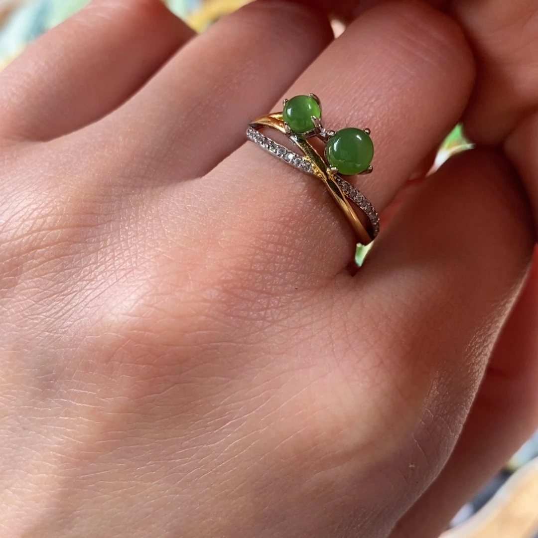 和田玉银S925镶嵌戒指俄碧果绿圆珠戒指设计