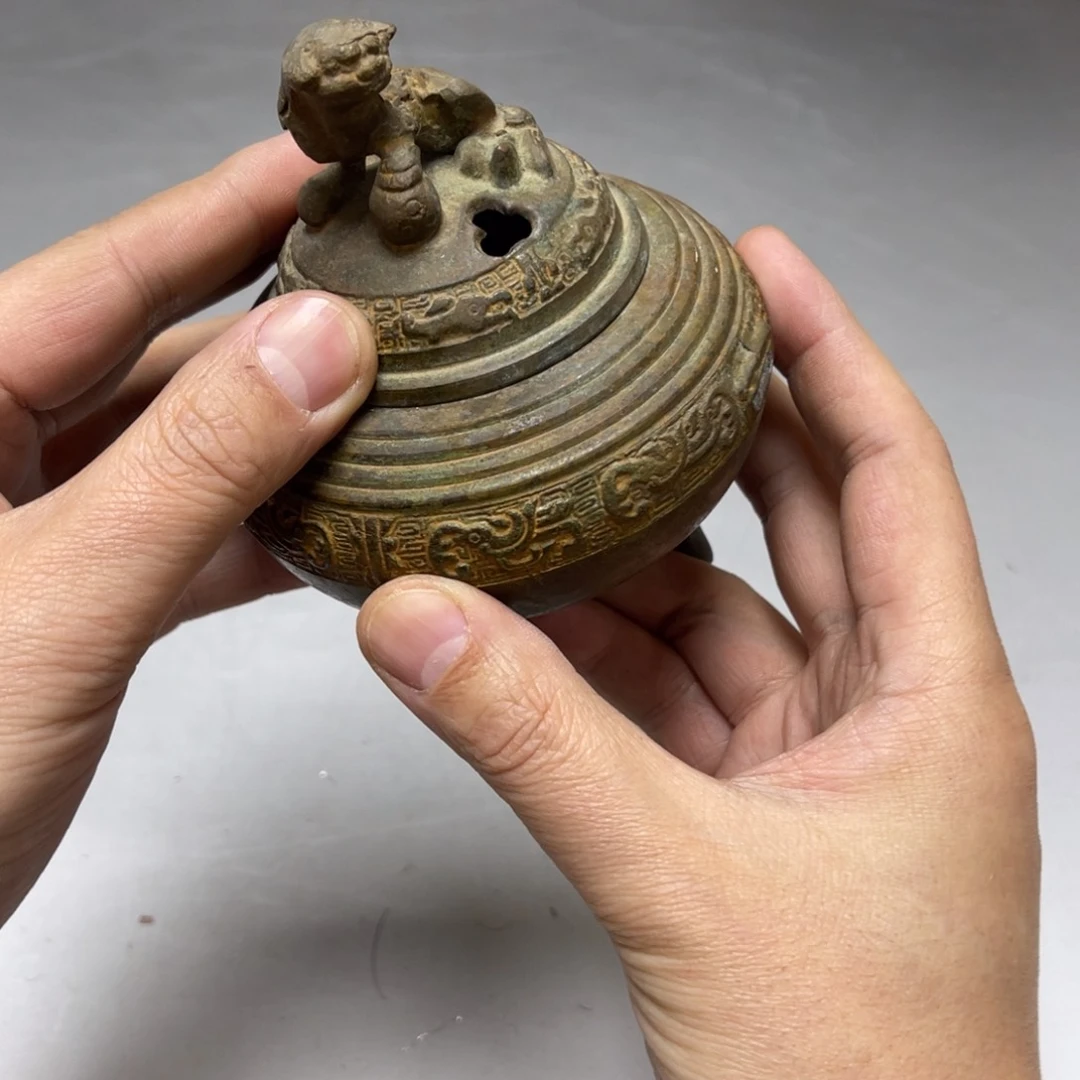 瓷片花*信密密麻麻地排列着一