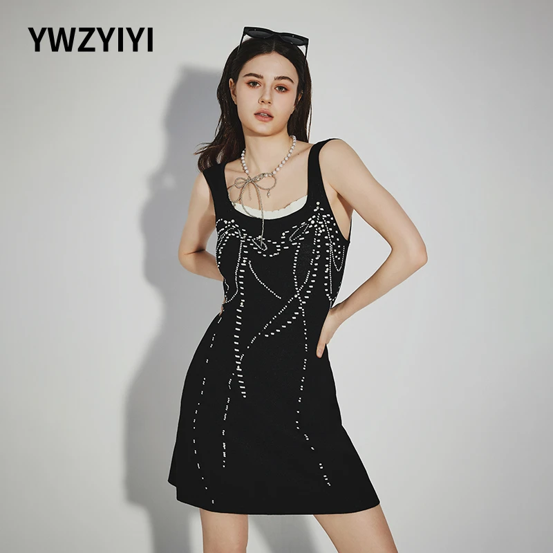 颜外之衣 黑色立体感印花钉钻针织连衣裙简约大气高级感LWWR1L716