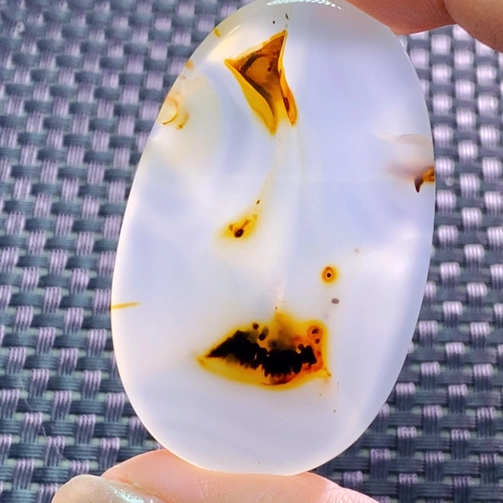 玛瑙/玉髓颈饰未镶嵌鲸**哥