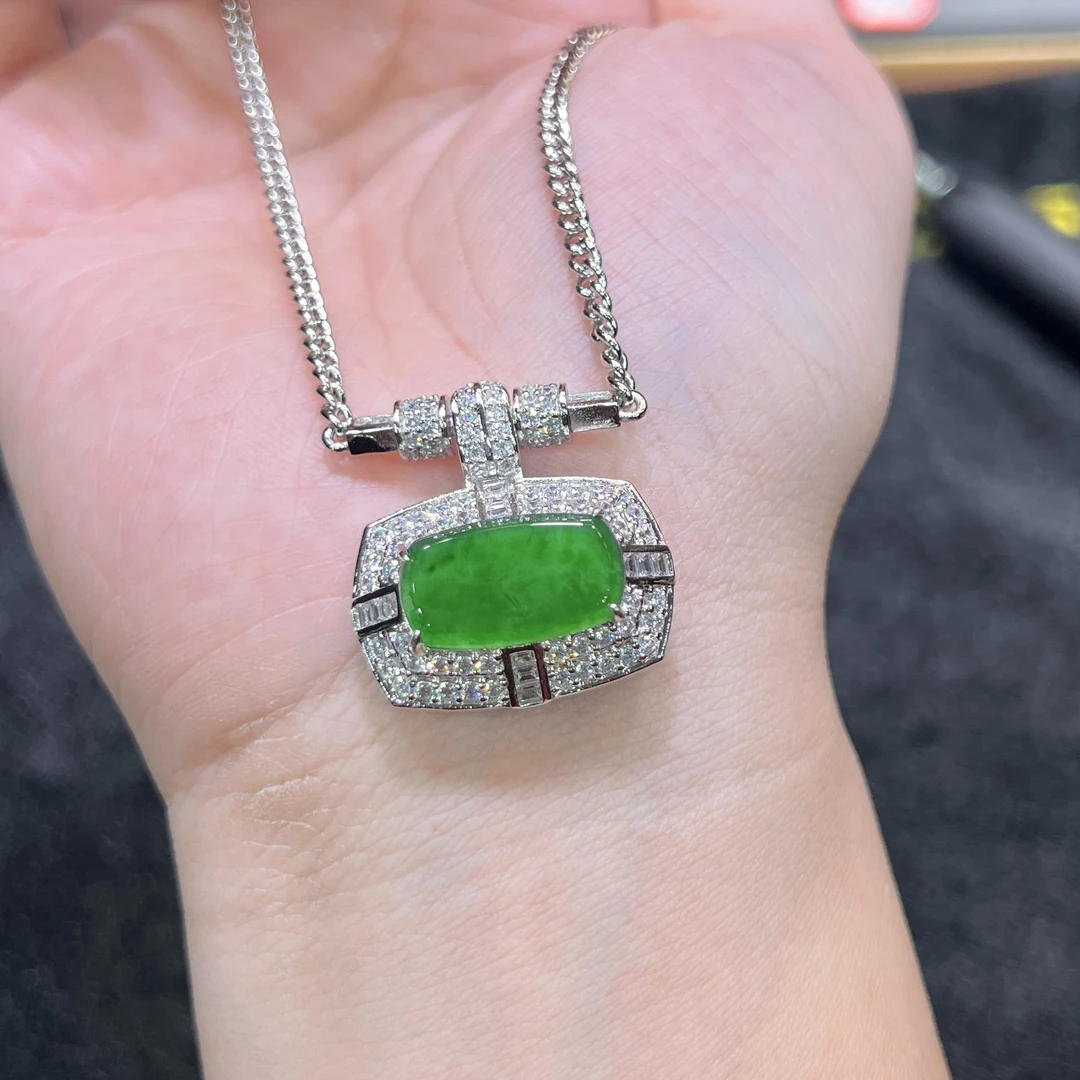 【金旭上成】天然翡翠A货满绿无事牌吊坠 多样性发一件