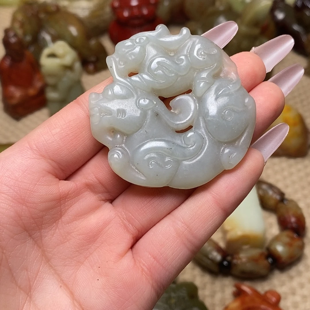 蛇纹石玉未镶嵌颈饰