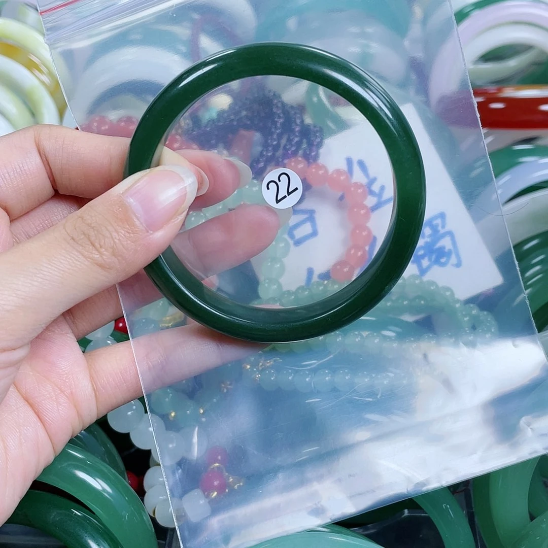 【闪购商品】石英质玉手镯未镶嵌59