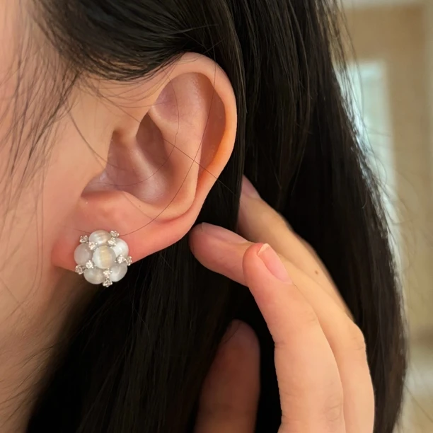 铜合金锆石耳饰 法式小花球绣球花锆石清透猫y耳钉-0459