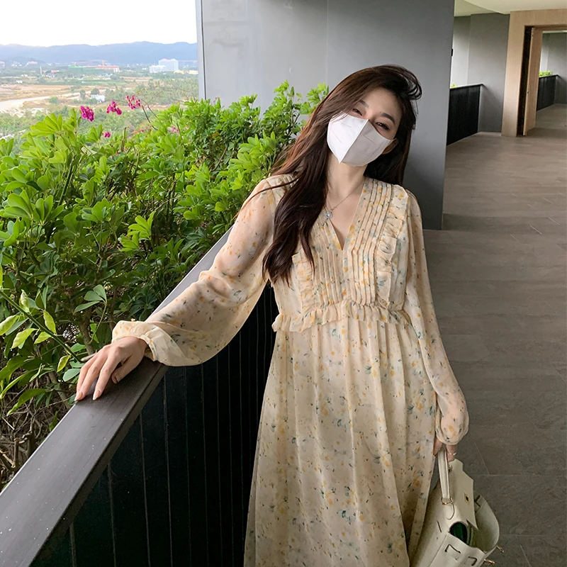 【宠粉回馈】马西西大码女装v领碎花连衣裙胖mm宽松显瘦中长款裙