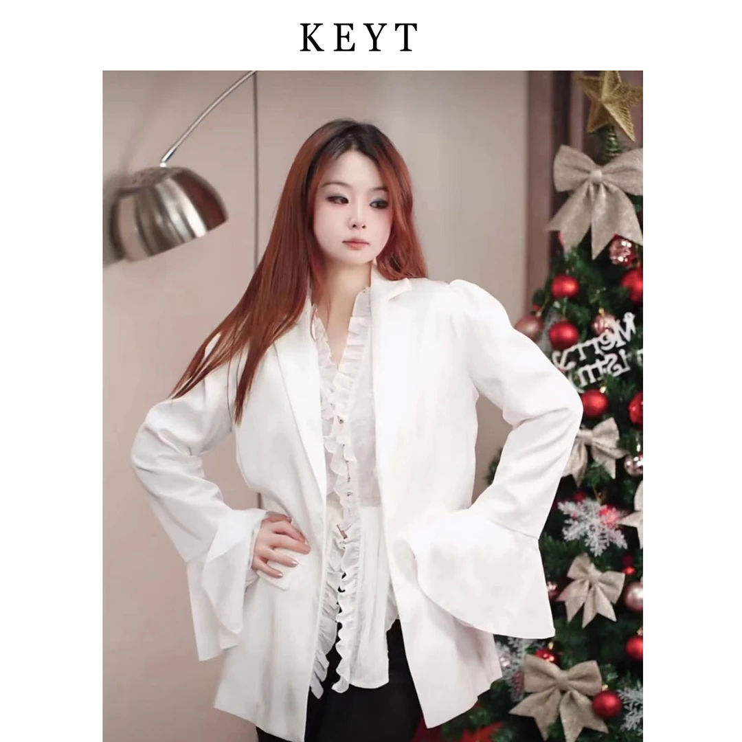 KEYT白色简约设计师款时尚西服