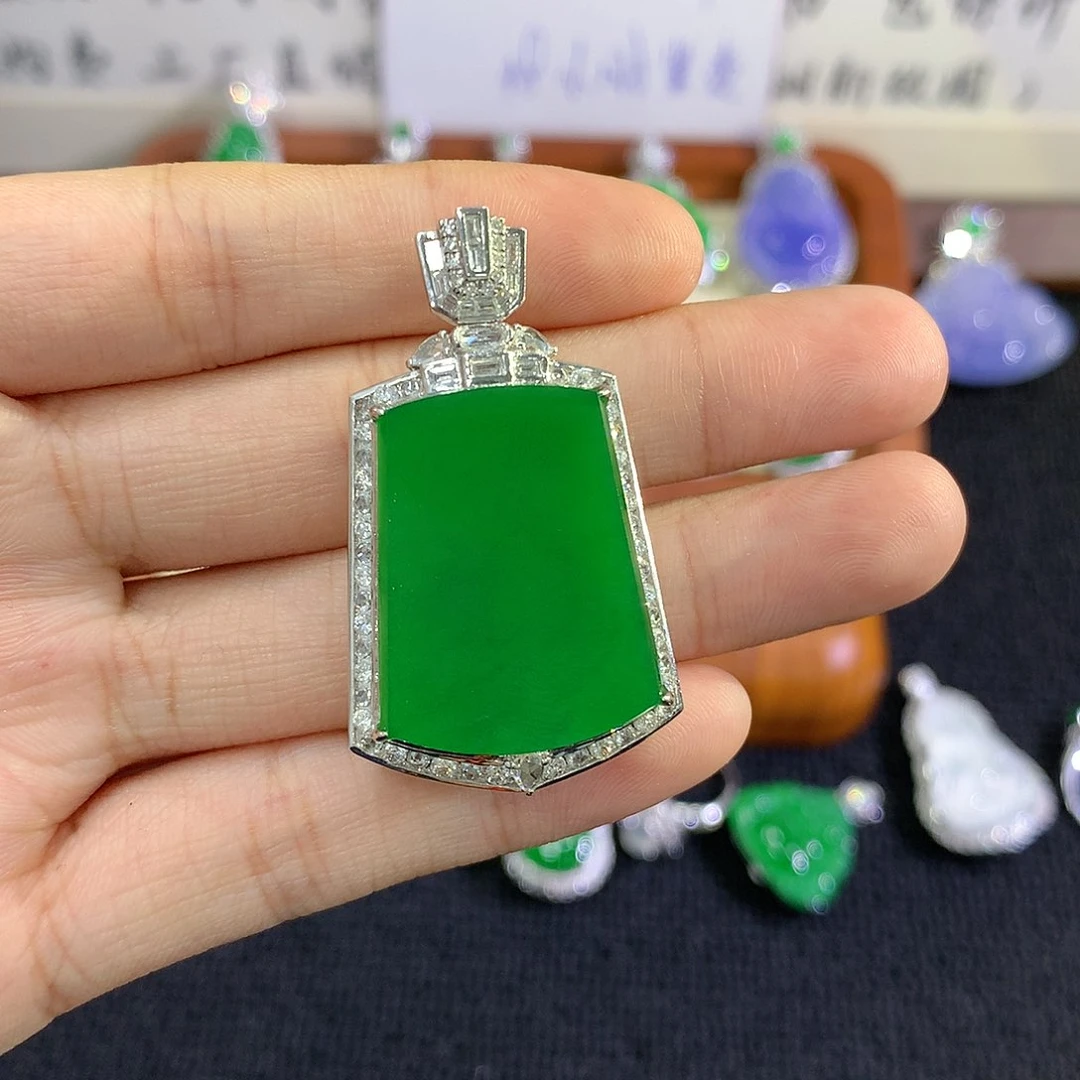 【闪购商品】吊坠(不含链)18K金镶嵌翡翠无事牌