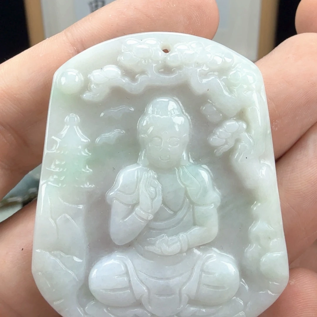 翡翠挂件未镶嵌翡翠