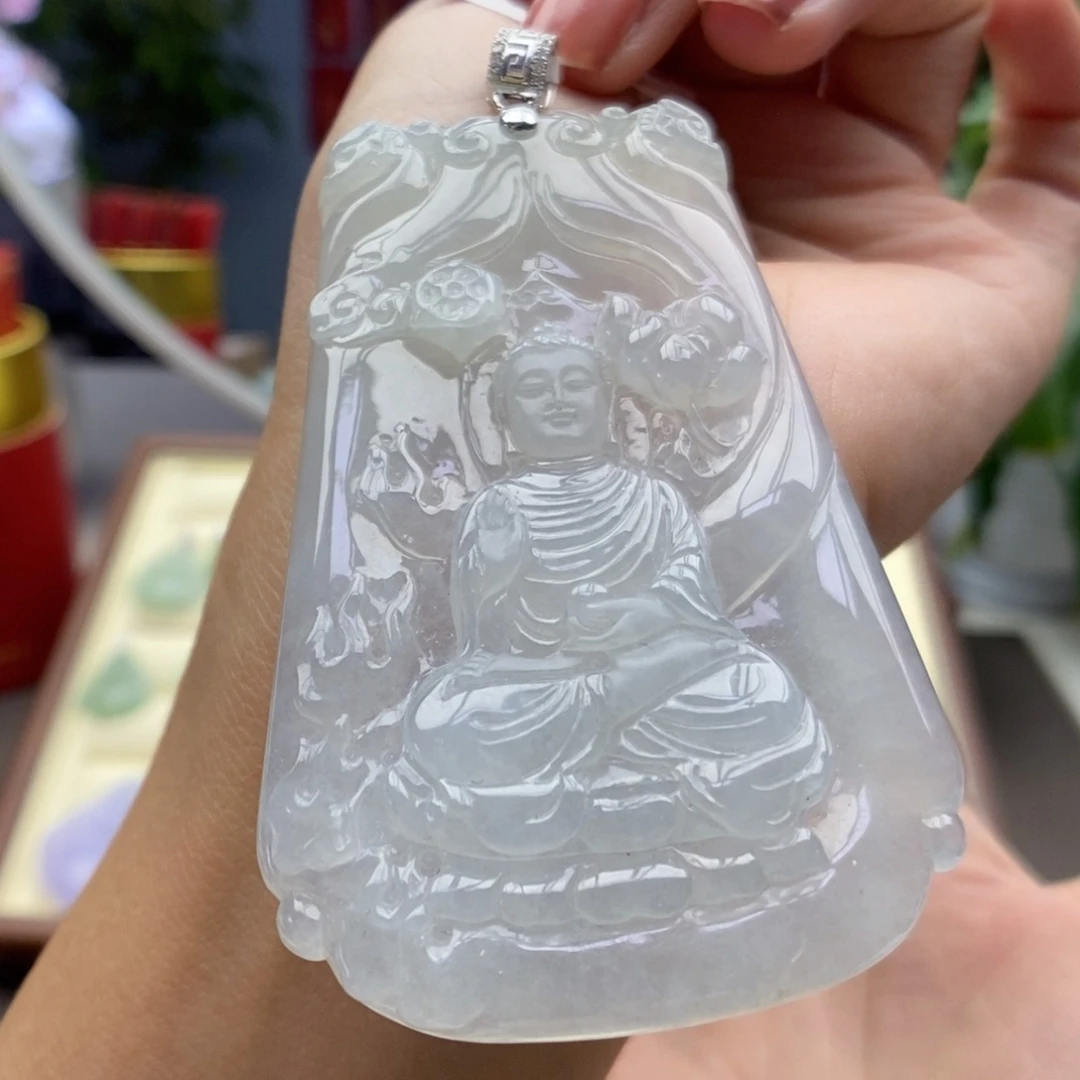 翡翠18K金镶嵌颈饰吊坠