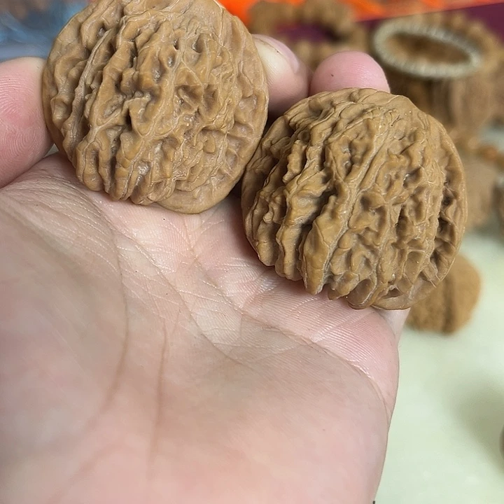 把件文玩核桃42左右瑕疵练手四座楼