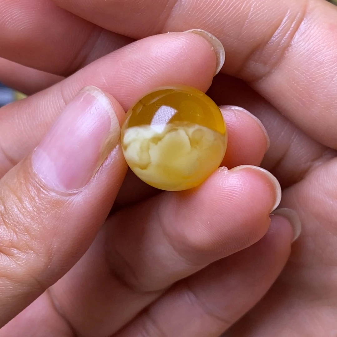 琥珀未镶嵌裸石金白花溶洞聚宝盆圆珠15.7mm