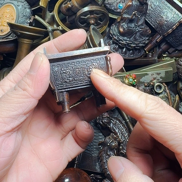 铜器摆件收收藏藏