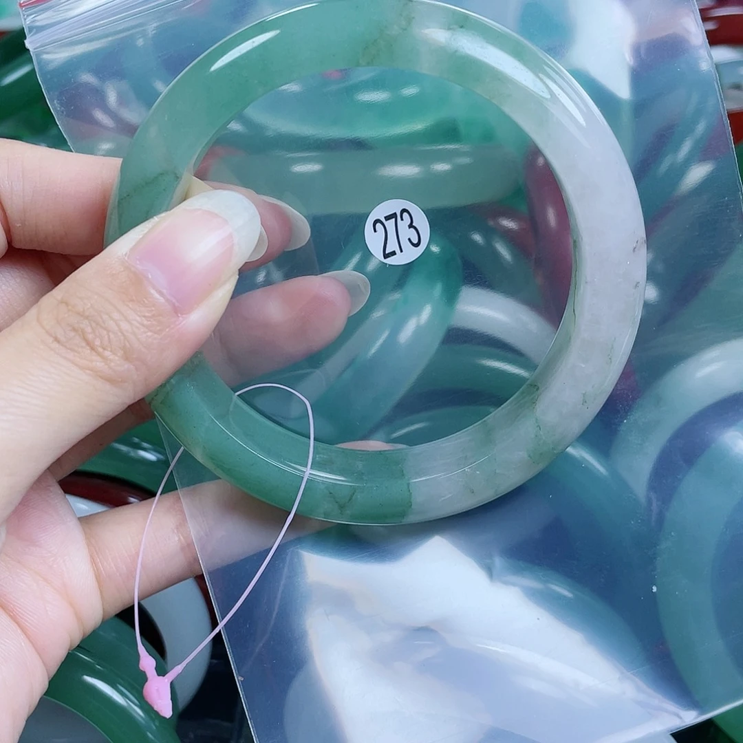 【闪购商品】石英质玉手镯未镶嵌62