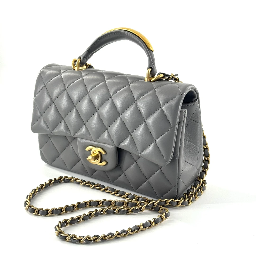 99新 Chanel/香奈儿 22B浅灰色羊皮金扣手柄款CF大mini