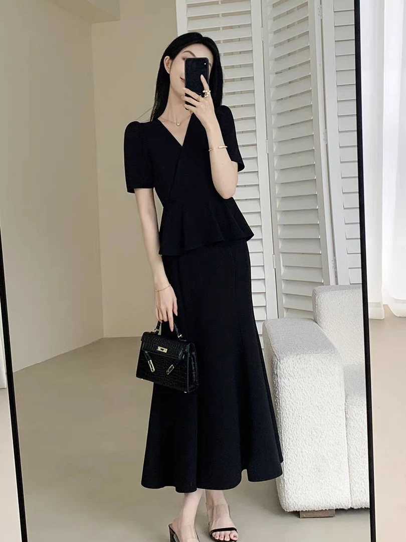 （现货）大码黑色连衣裙女2025夏新款假两件气质显瘦V领长裙子1783