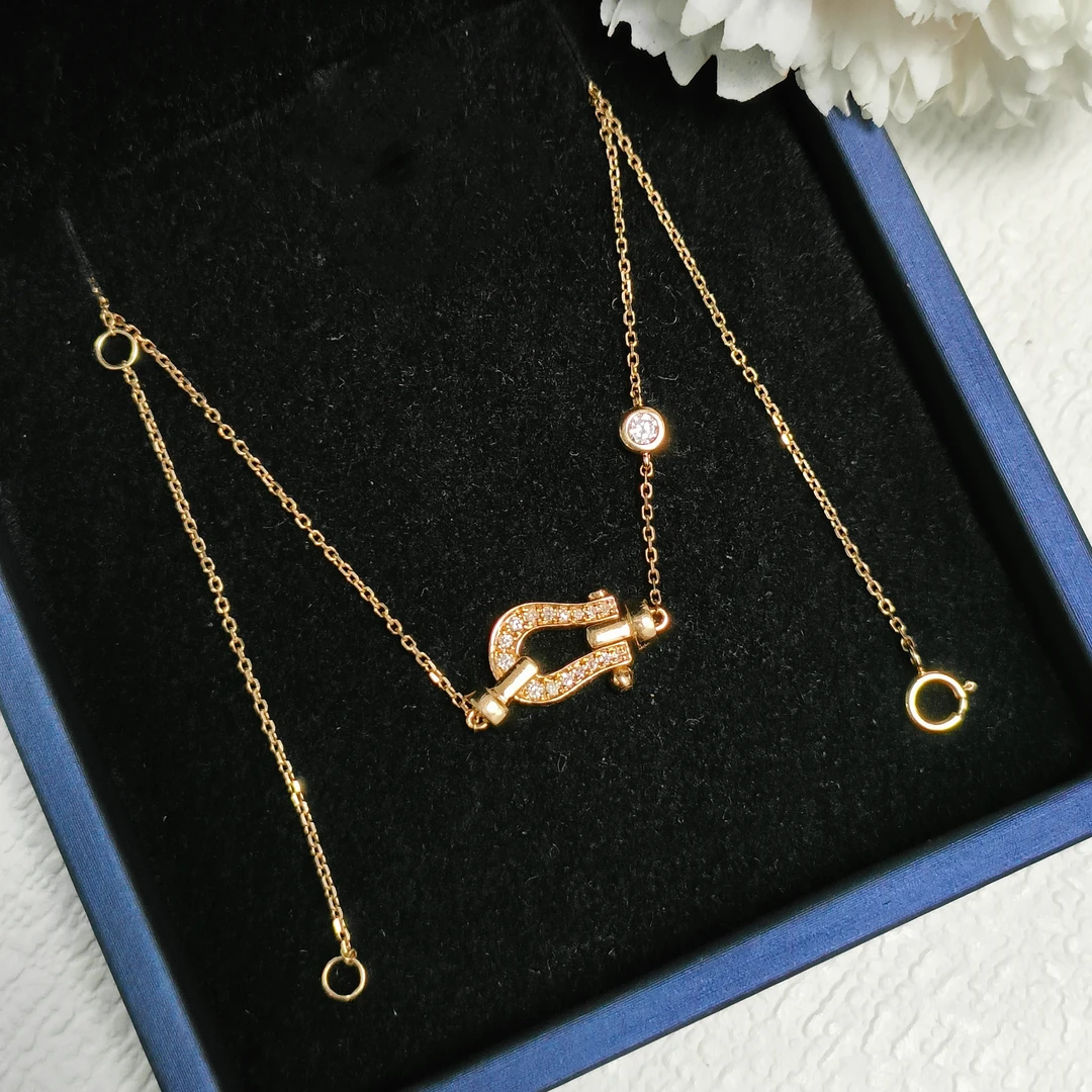 18k金马蹄扣项链 天然钻闪亮时尚百搭经典优雅高级感精致钻石项链