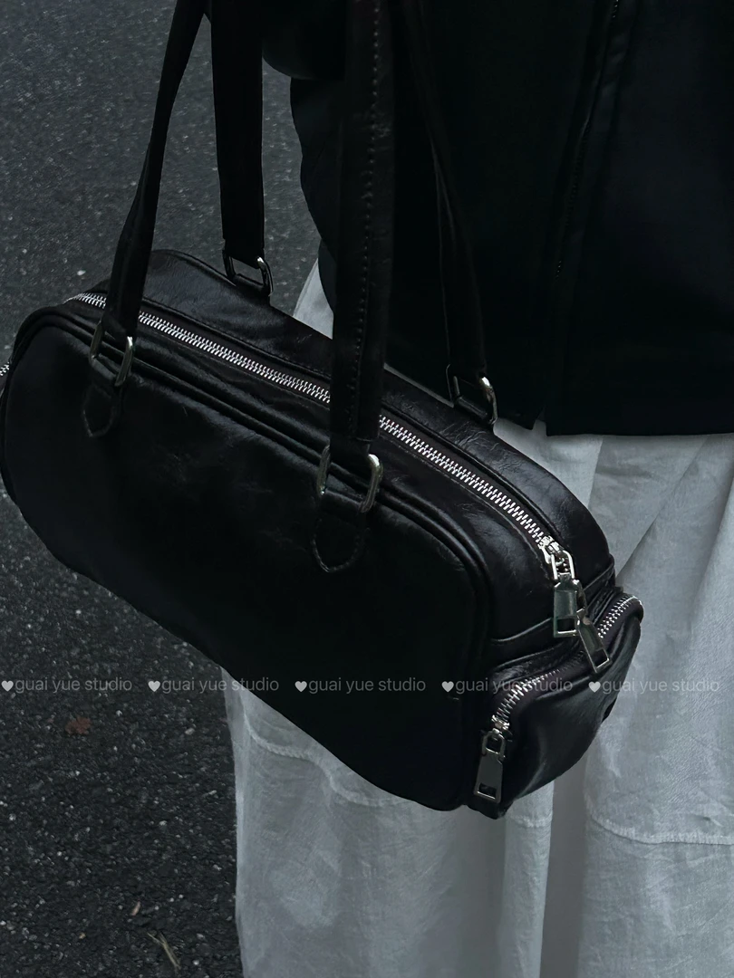 乖月Studio-小众复古轻奢风保龄球包质感法棍包通勤单肩手提包