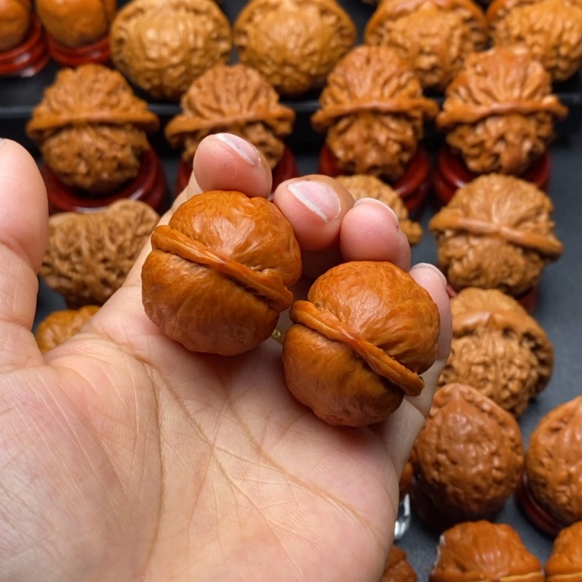 【闪购商品】文玩核桃把件海豚