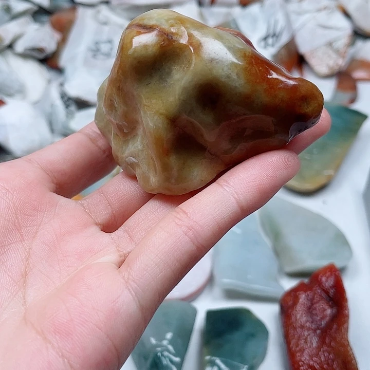 奔***向颈饰未镶嵌翡翠翡翠