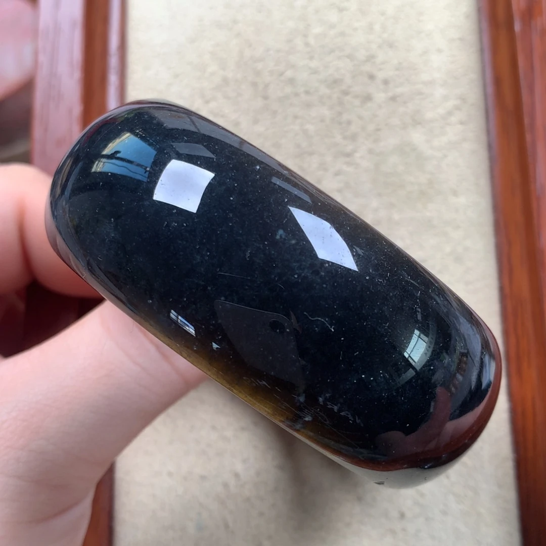 未镶嵌黑鱼籽53圈400/个。18硅化珊瑚（珊瑚玉）