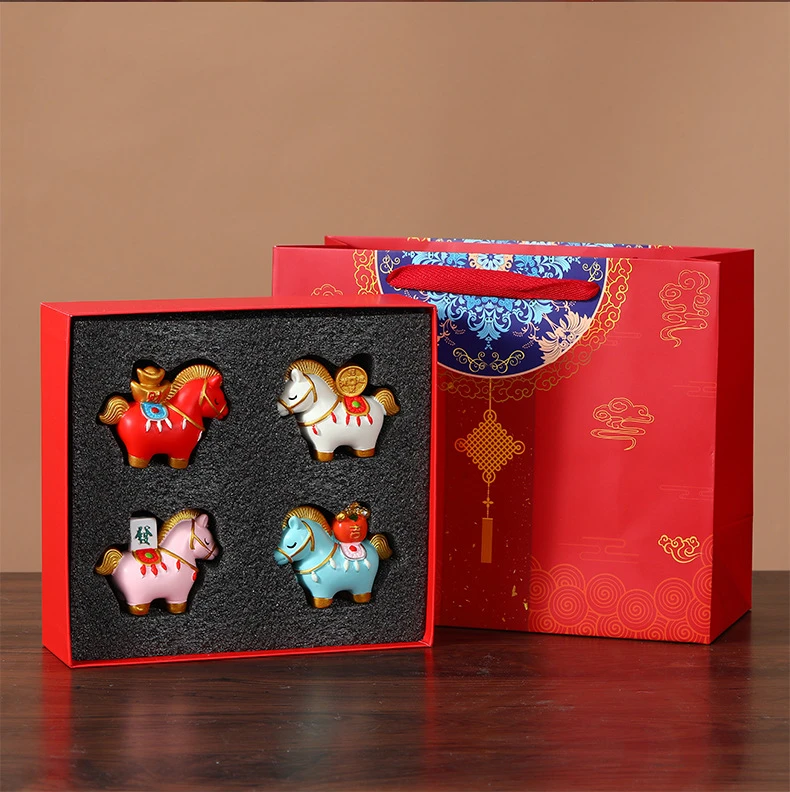 树脂新年小礼品生肖小马创意礼物摆件马年文创吉祥物公司年会礼品
