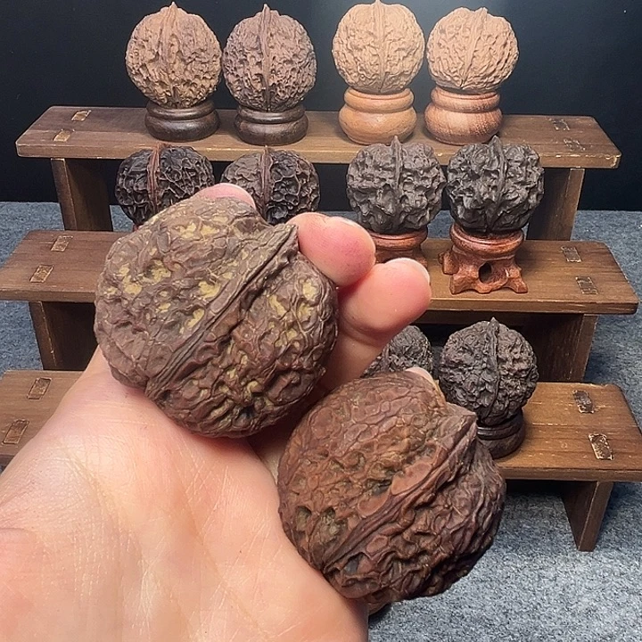 文玩核桃吊坠z英武冠43mm