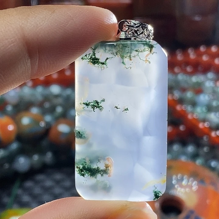 一***地玛瑙/玉髓未镶嵌颈饰