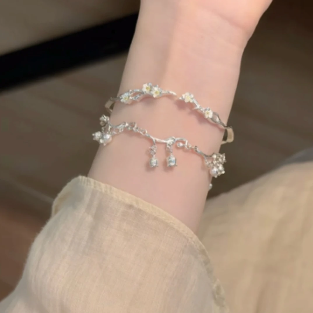 手镯简约百搭戒指项链手镯盘缠