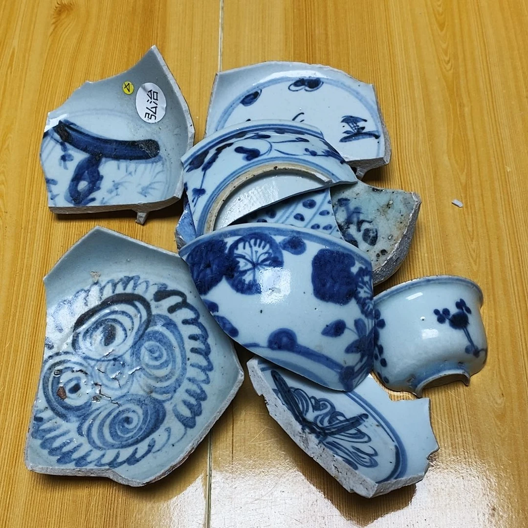 金铜精品瓷片标本