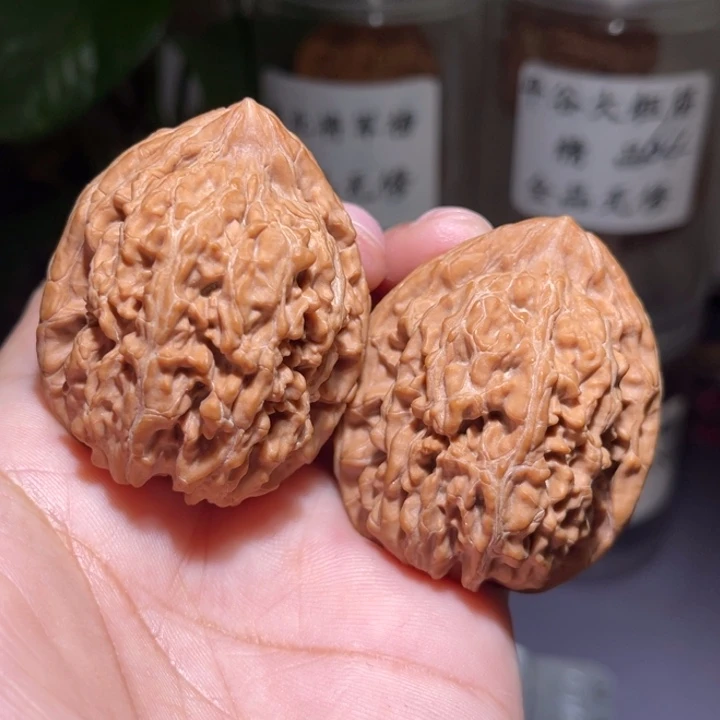 文玩核桃吊坠           40