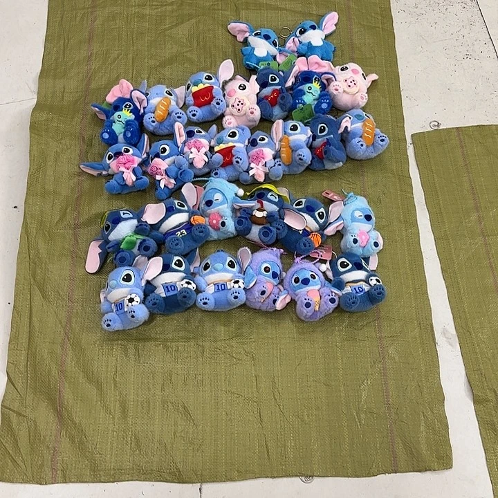 柳***洲毛绒2个5元15个7元12个8元